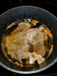 ingrédients pour rillettes de veau finissant leur cuisson